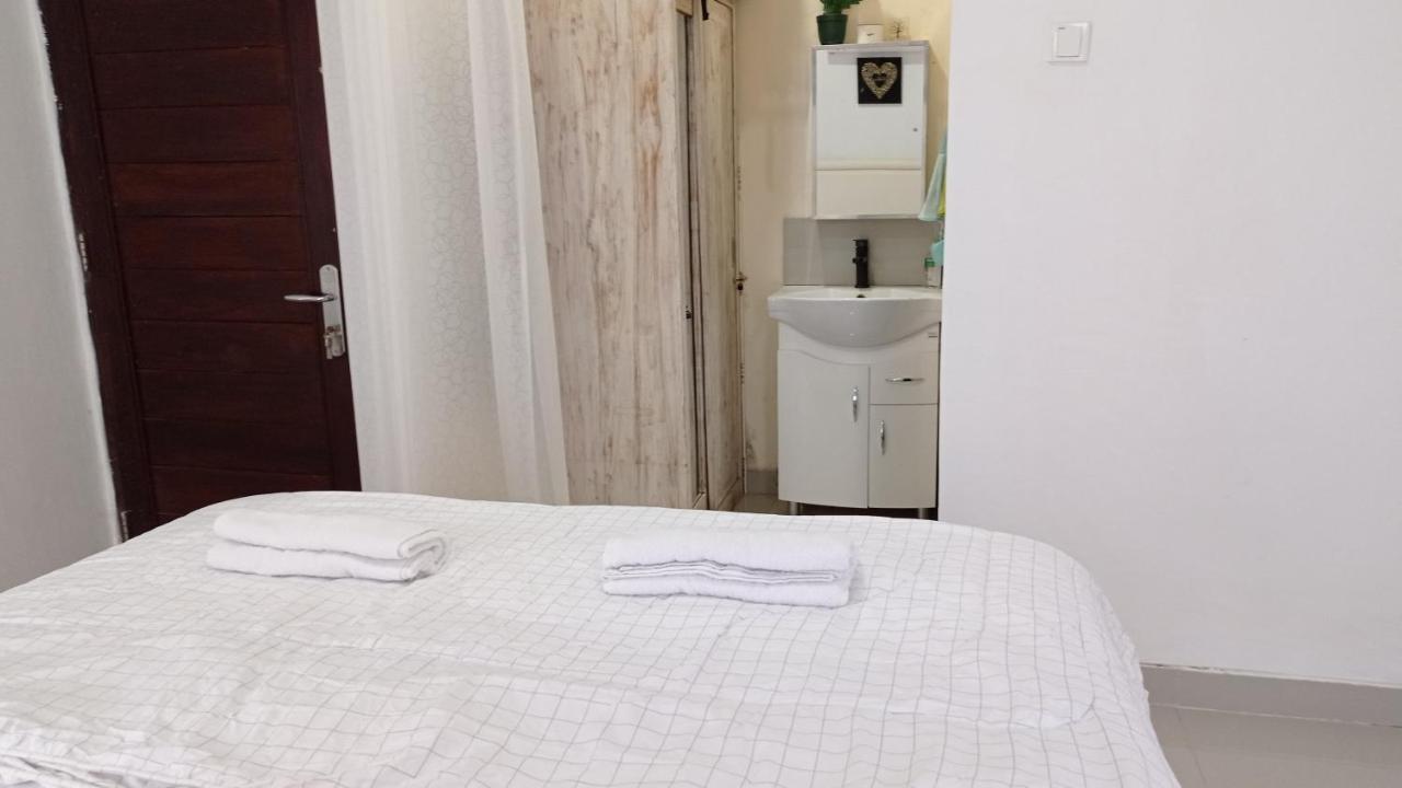 Neny'S Homestay Саба Екстер'єр фото